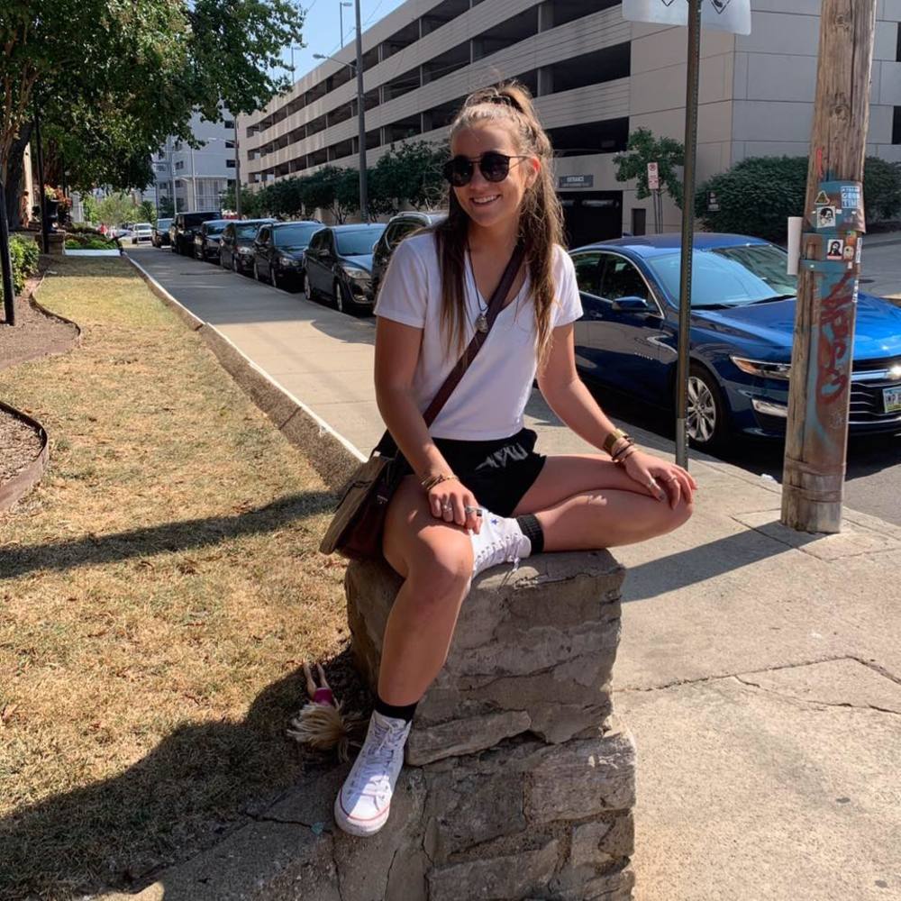 Meet your Posher, Andrea